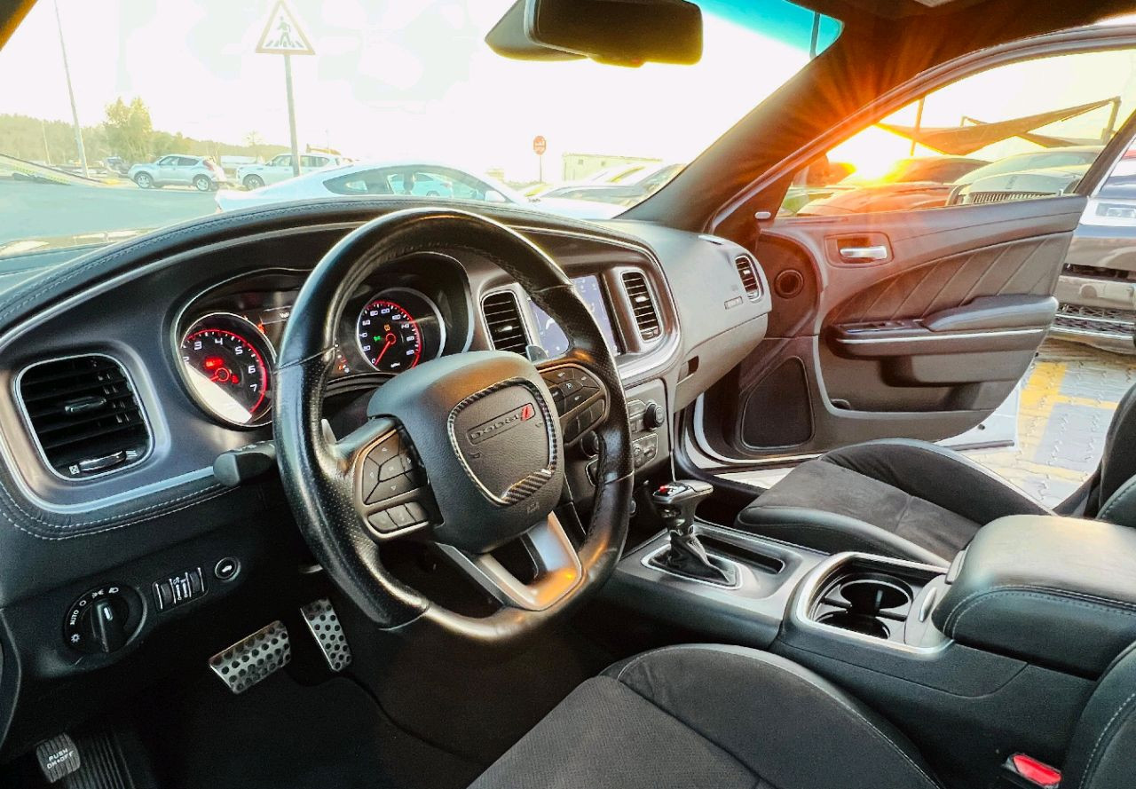 Dodge Charger - Image 9