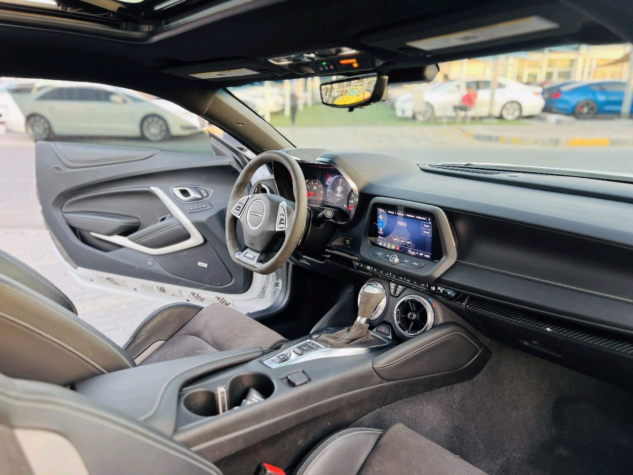 Chevrolet Camaro - Image 11