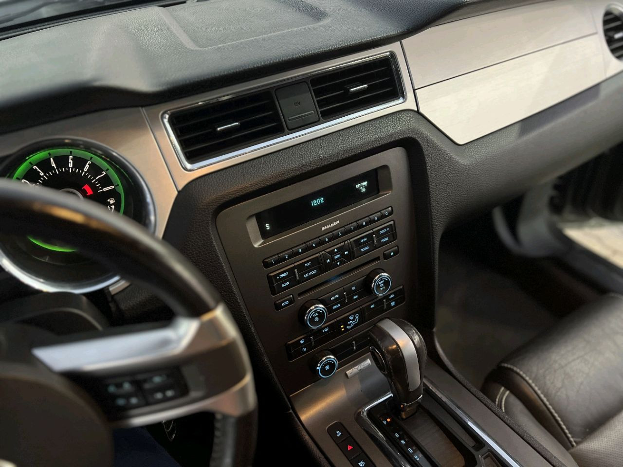 Ford Mustang - Image 16