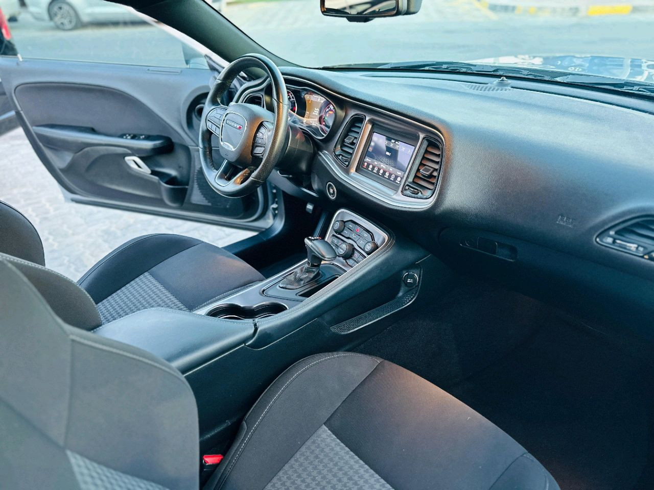 Dodge Challenger - Image 10