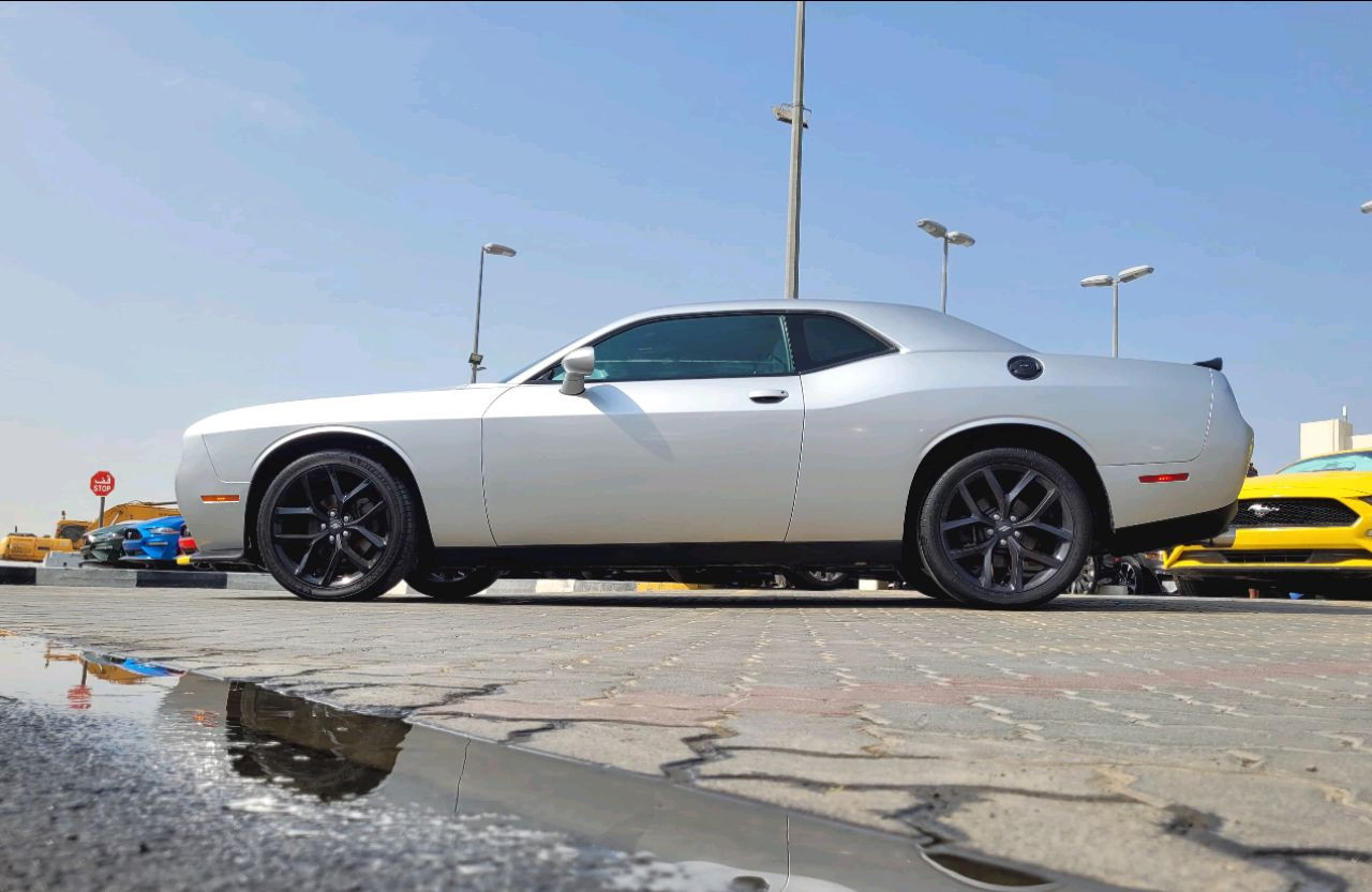 Dodge Challenger - Image 5