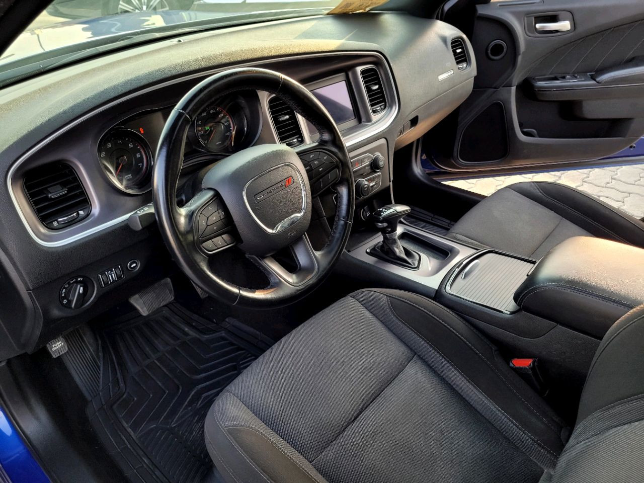 Dodge Charger - Image 10
