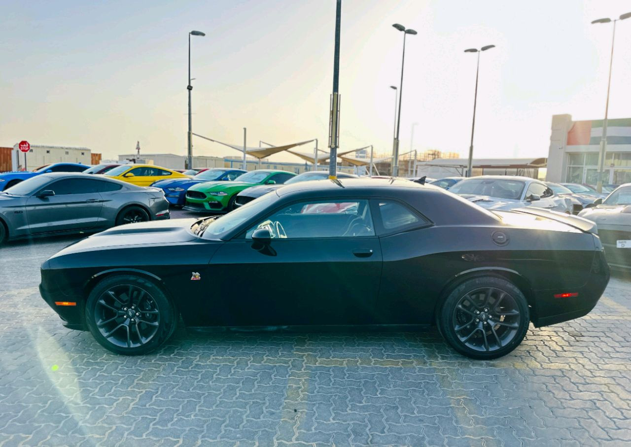Dodge Challenger - Image 9