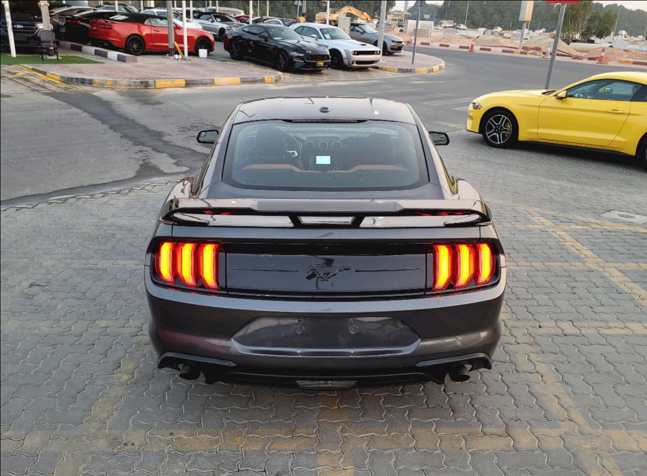 Ford Mustang - Image 5