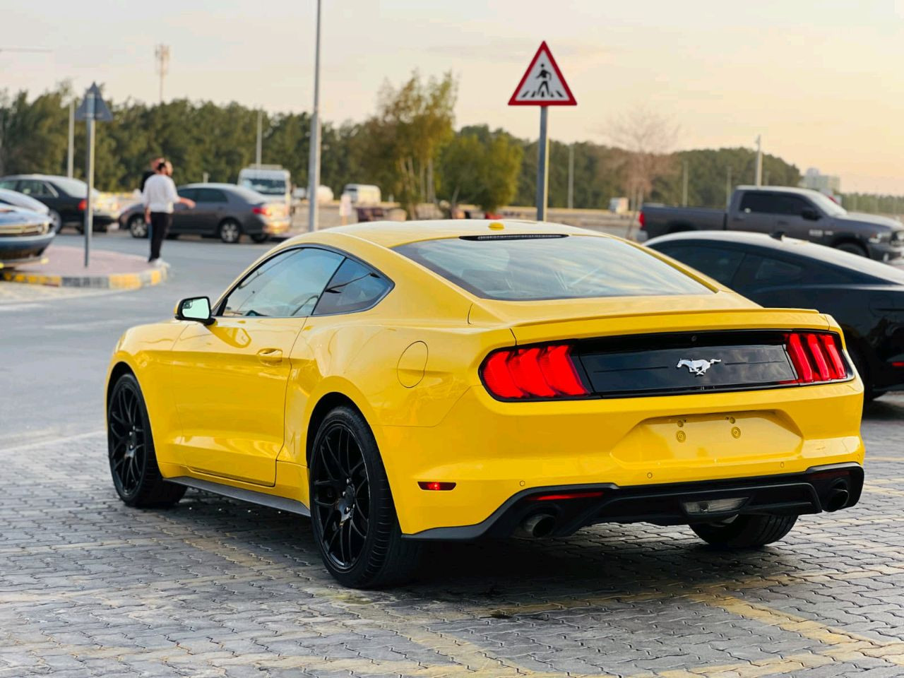 Ford Mustang - Image 7