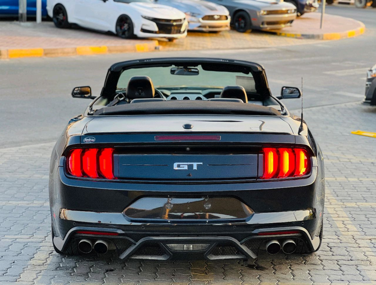 Ford Mustang - Image 8