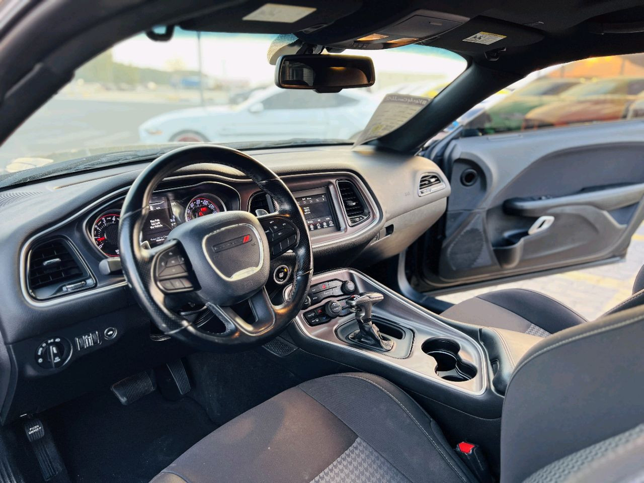 Dodge Challenger - Image 8