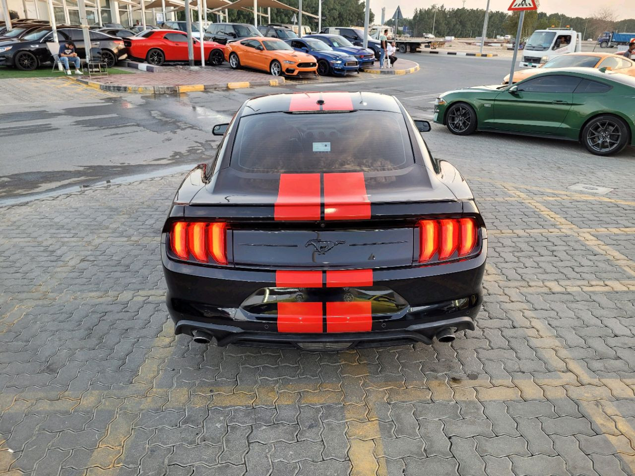 Ford Mustang - Image 10