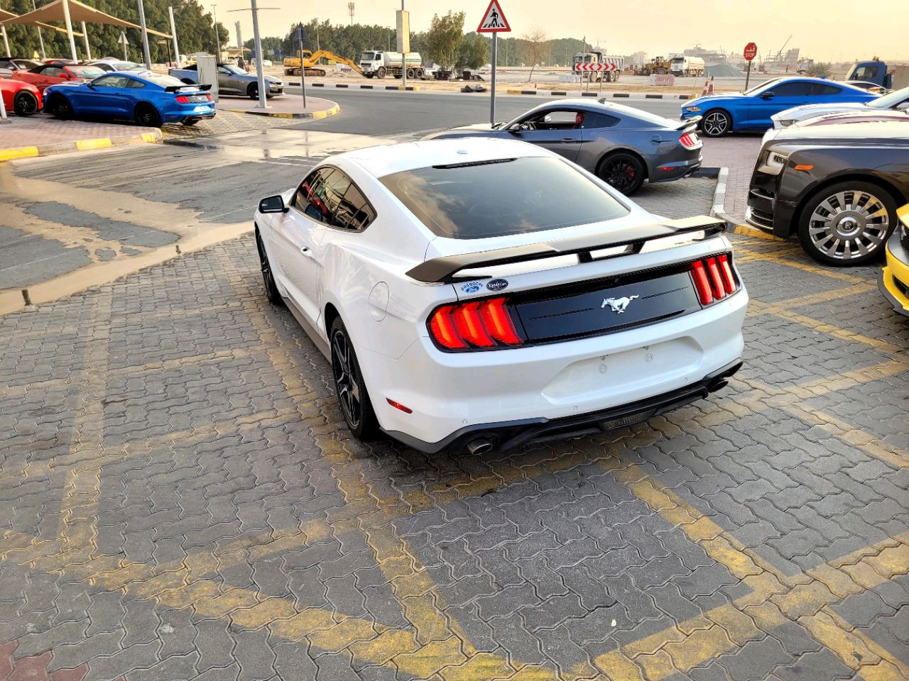 Ford Mustang - Image 8