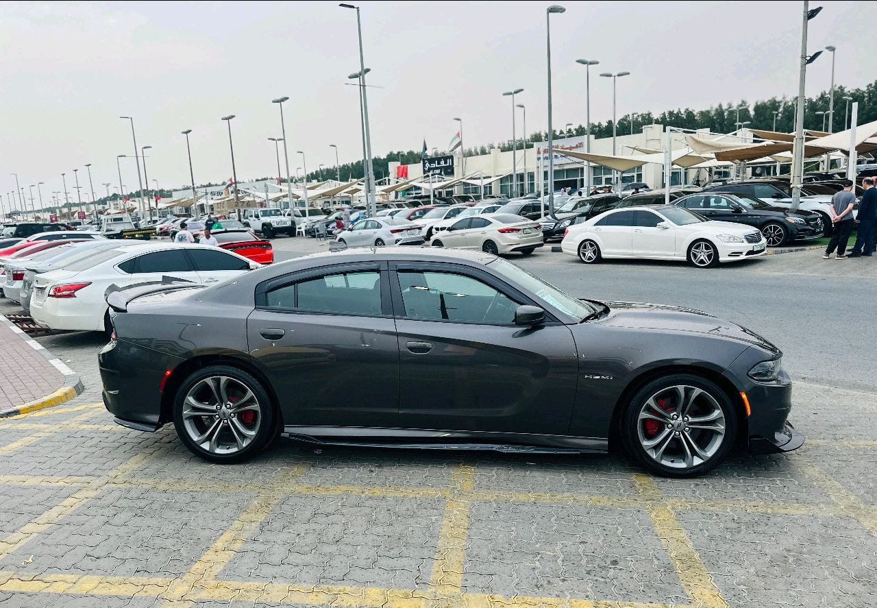 Dodge Charger - Image 8