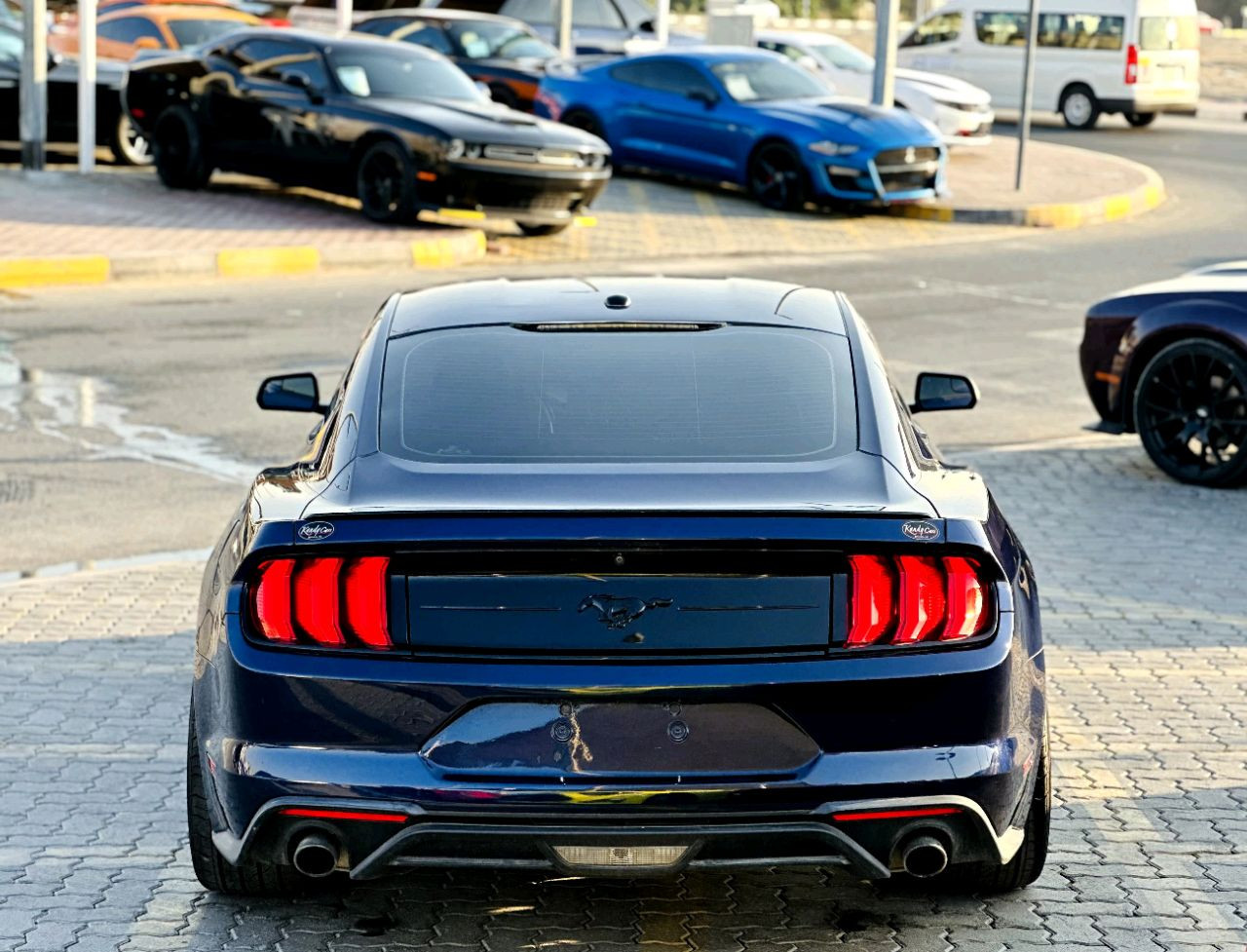 Ford Mustang - Image 8