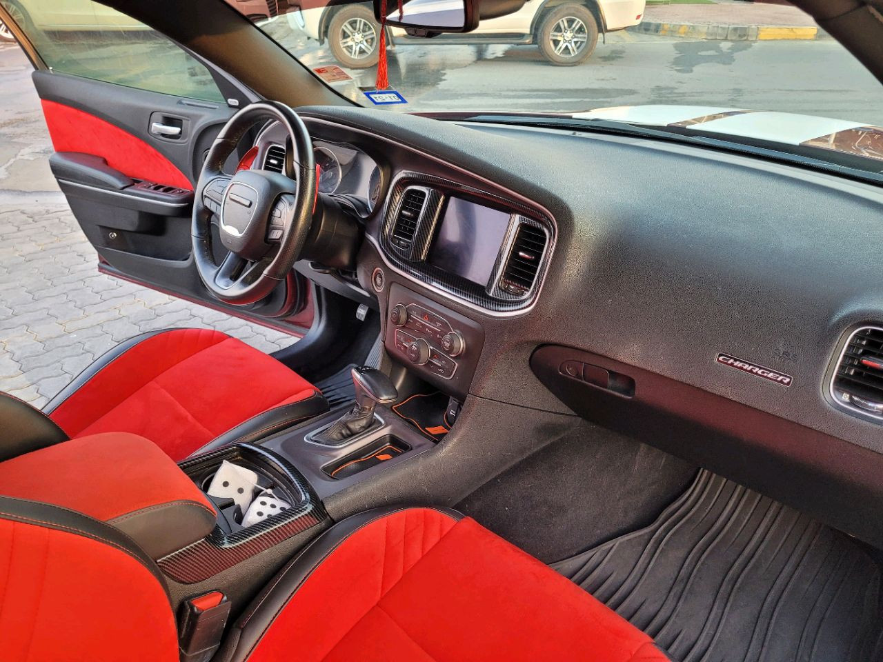 Dodge Charger - Image 10