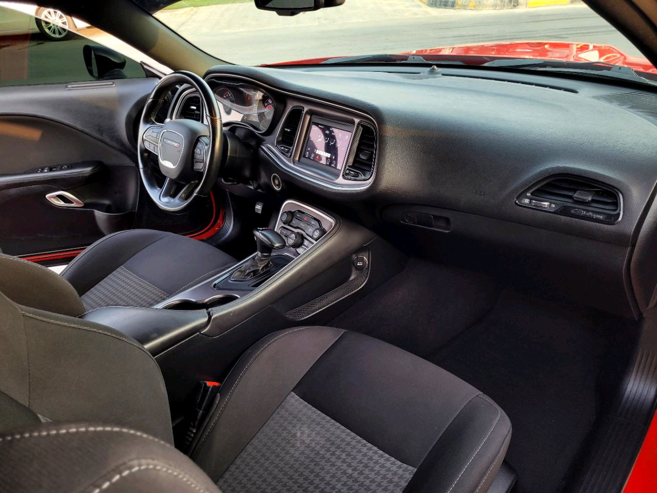 Dodge Challenger - Image 8