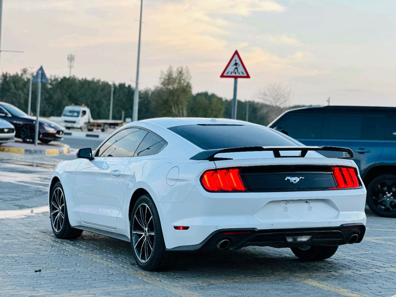 Ford Mustang - Image 7