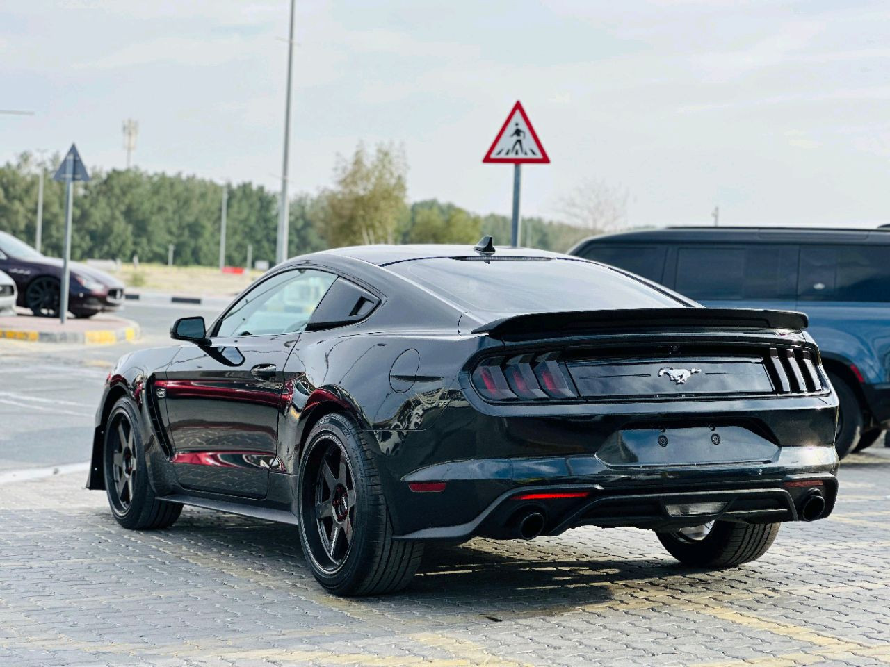 Ford Mustang - Image 2