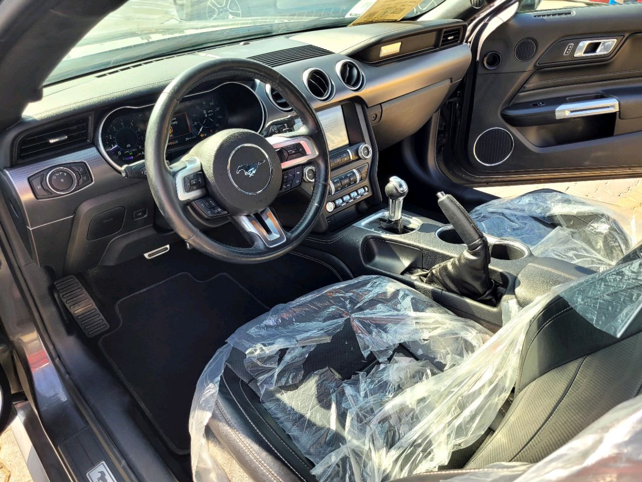 Ford Mustang - Image 12