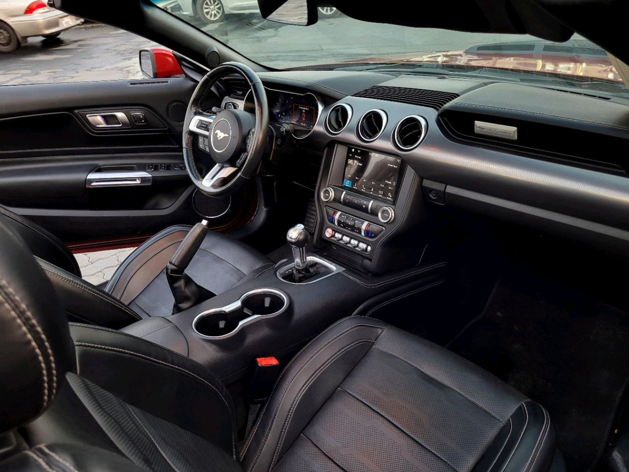 Ford Mustang - Image 5