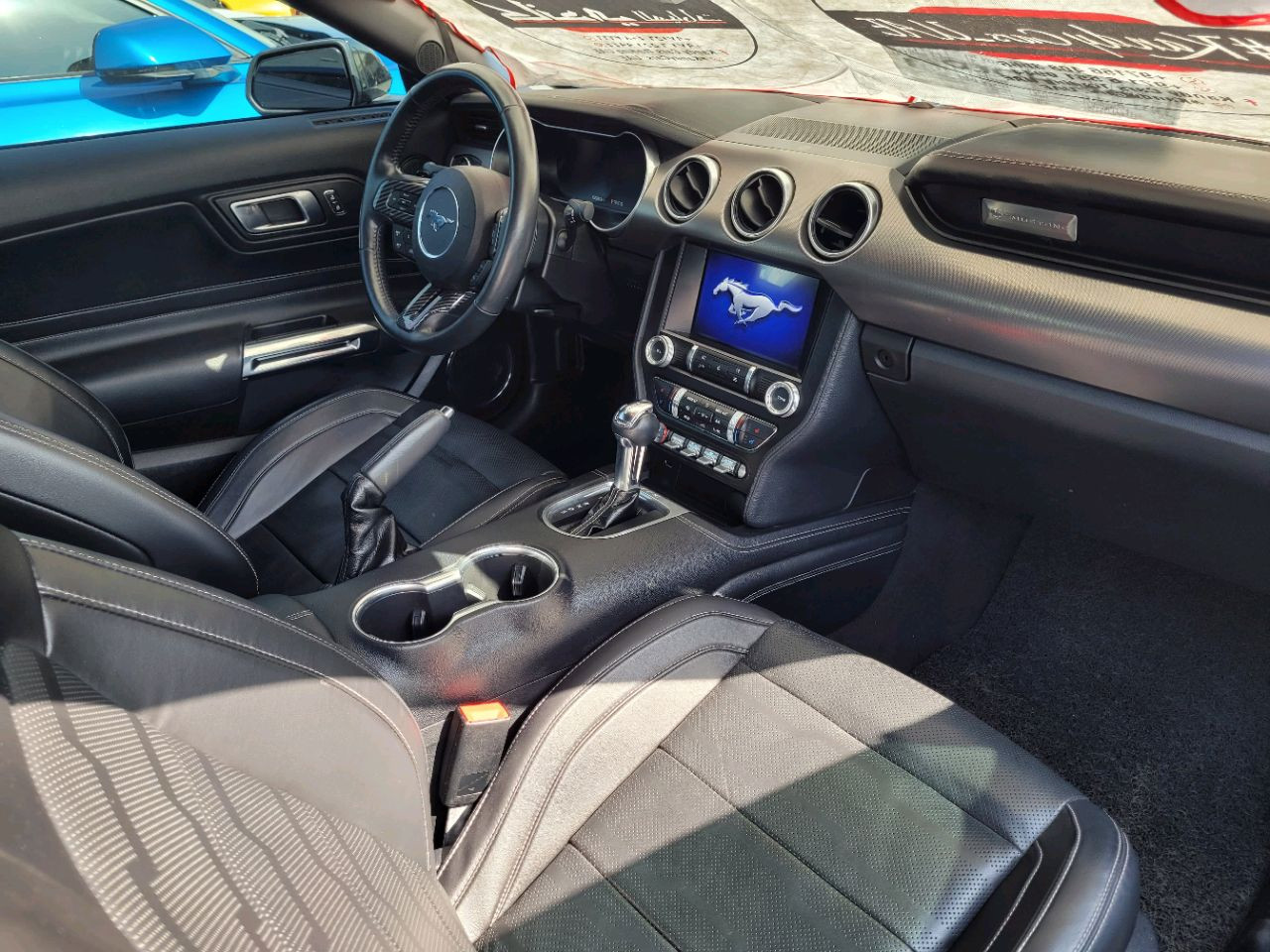 Ford Mustang - Image 8