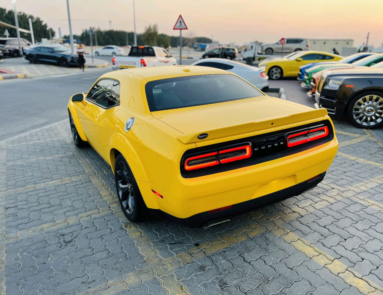 Dodge Challenger - Image 13