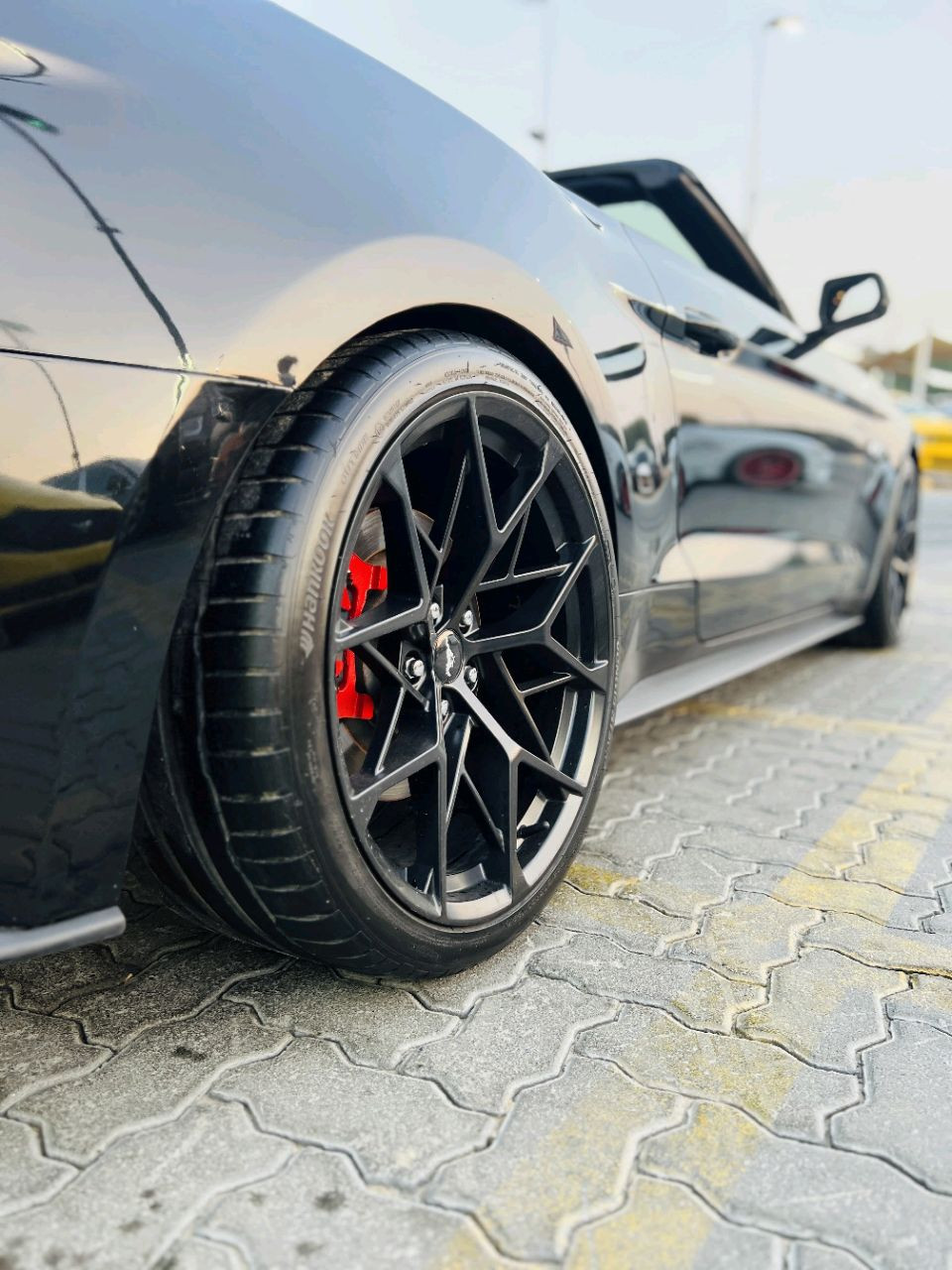 Ford Mustang - Image 8