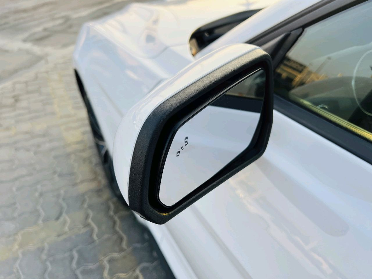 Ford Mustang - Image 8