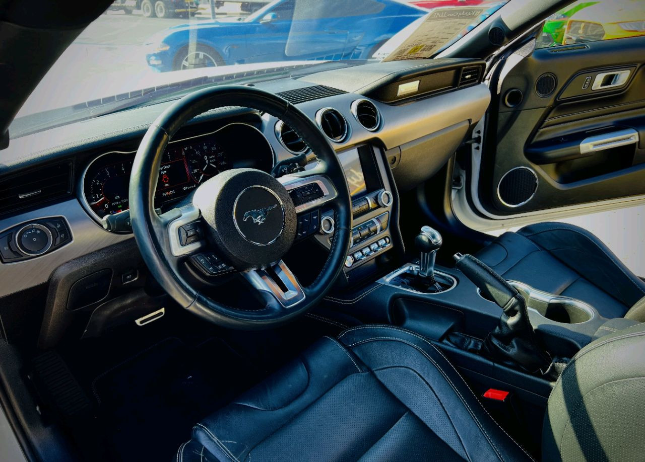 Ford Mustang - Image 9
