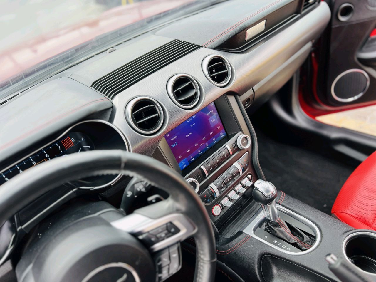 Ford Mustang - Image 11