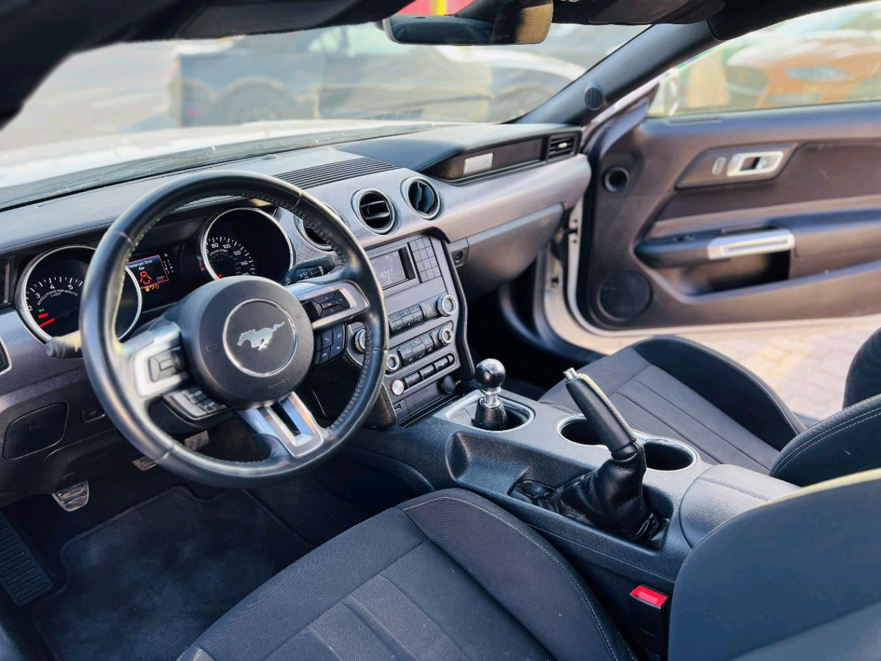 Ford Mustang - Image 4