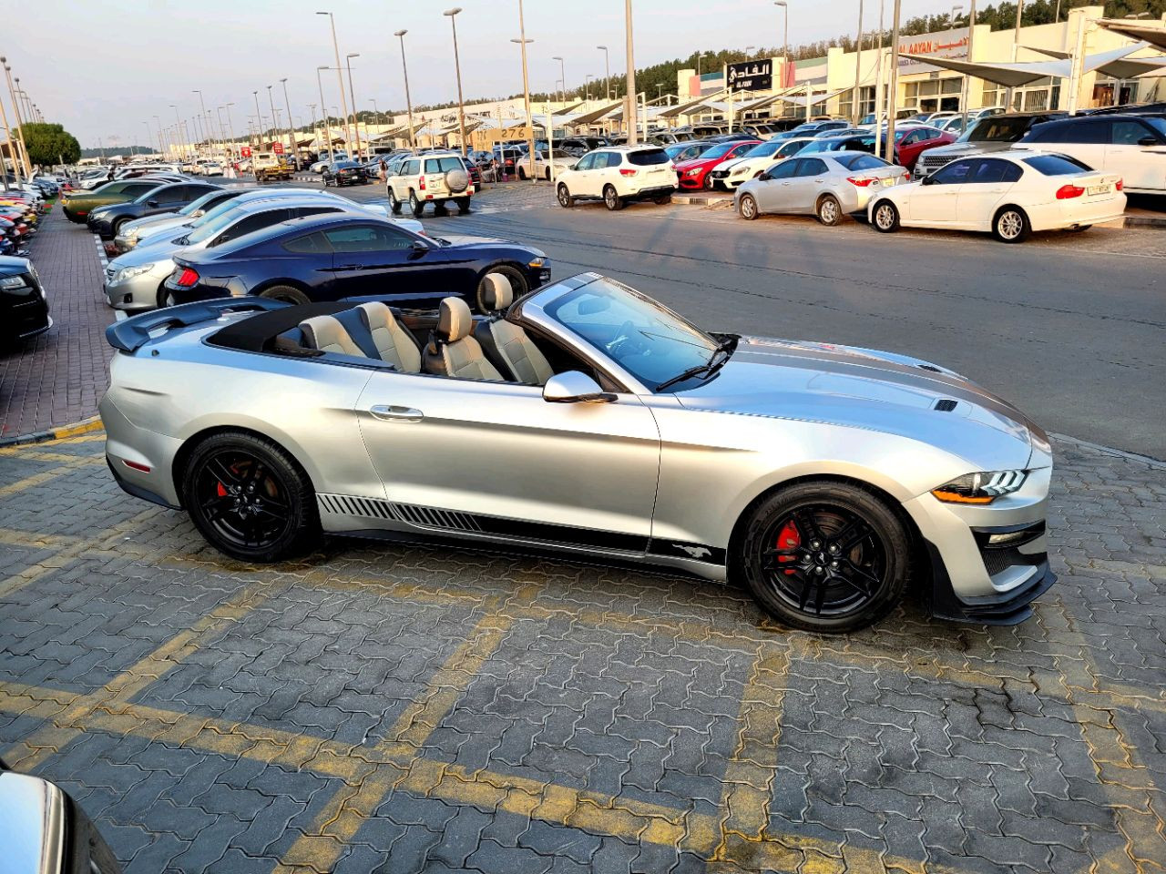 Ford Mustang - Image 5
