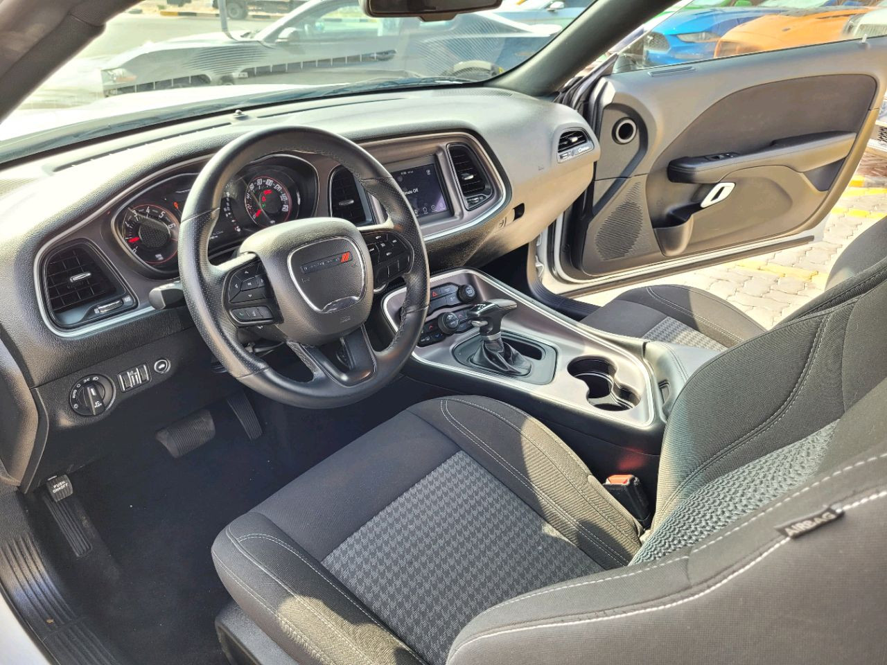 Dodge Challenger - Image 9