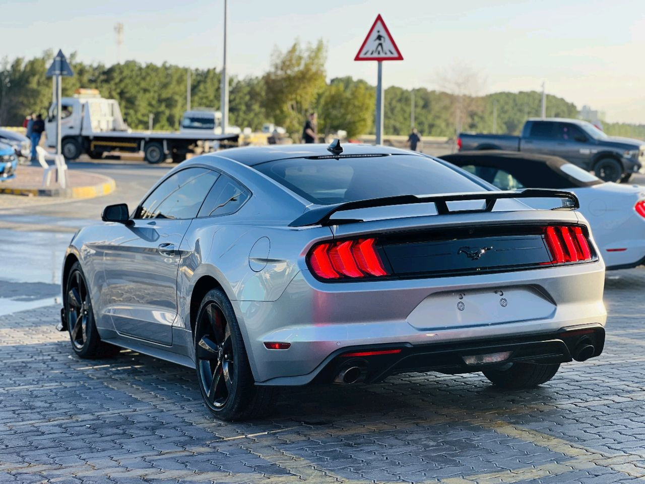 Ford Mustang - Image 8