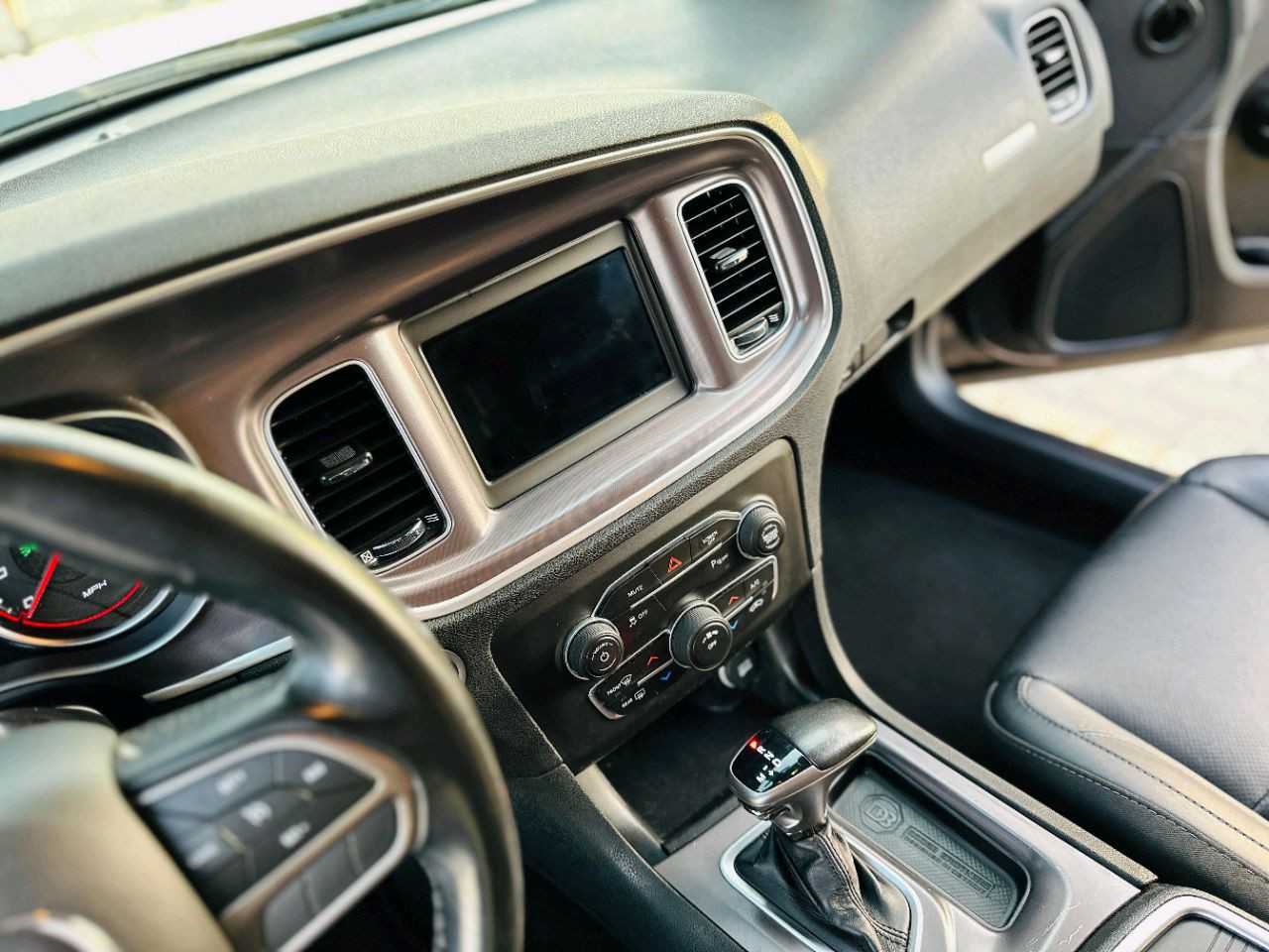 Dodge Charger - Image 11