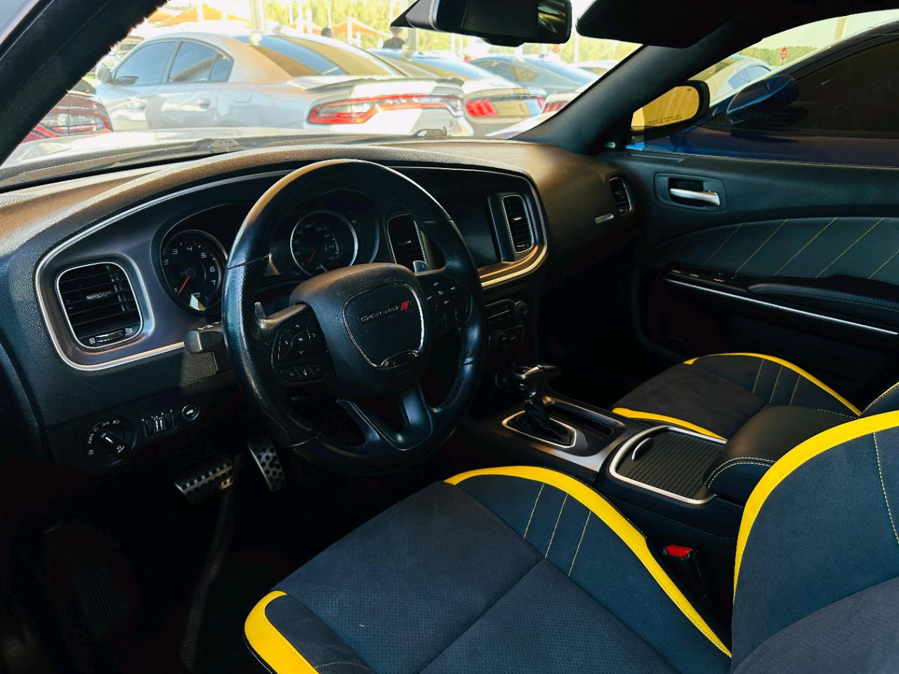 Dodge Charger - Image 10