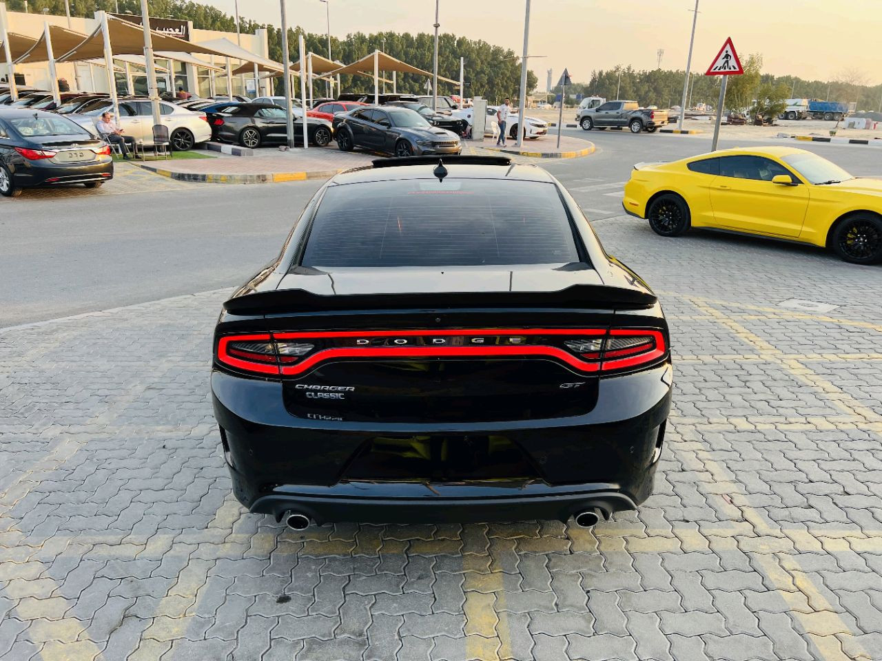 Dodge Charger - Image 10