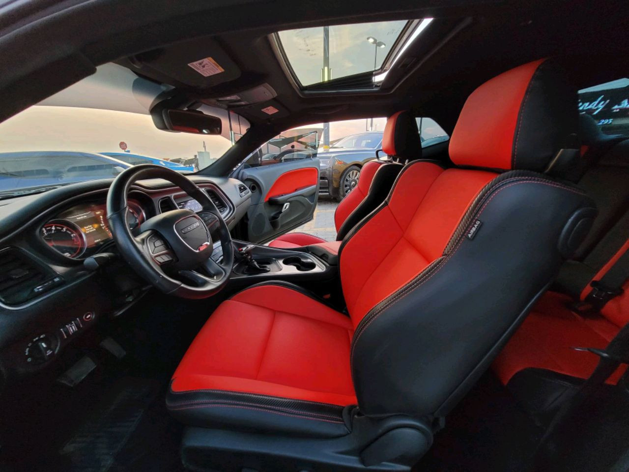 Dodge Challenger - Image 8