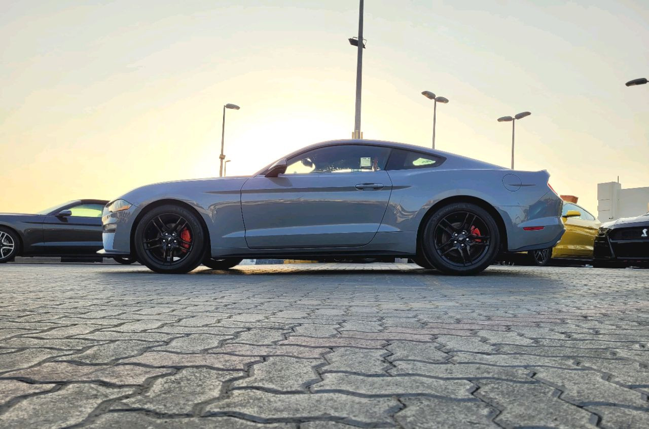 Ford Mustang - Image 8