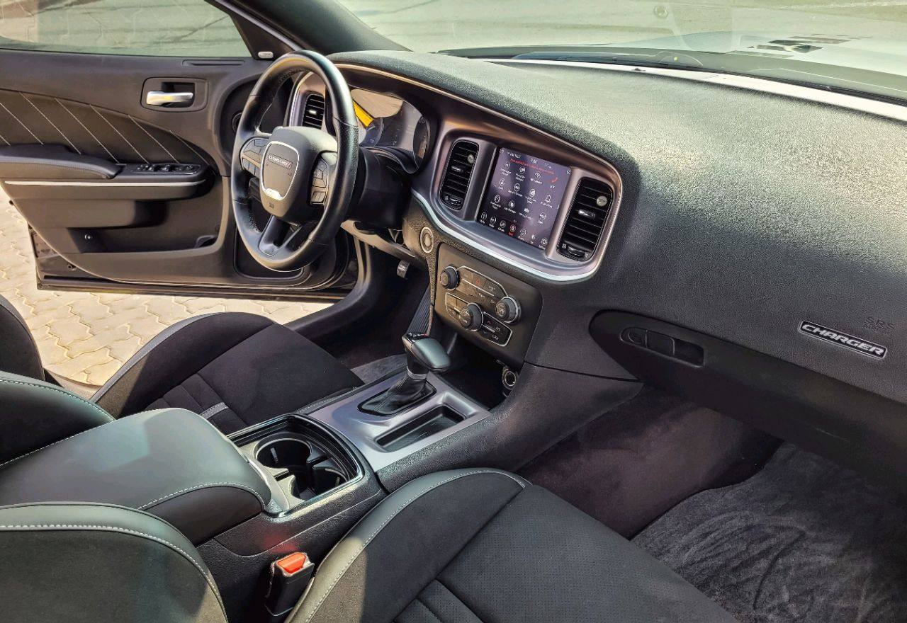 Dodge Charger - Image 6