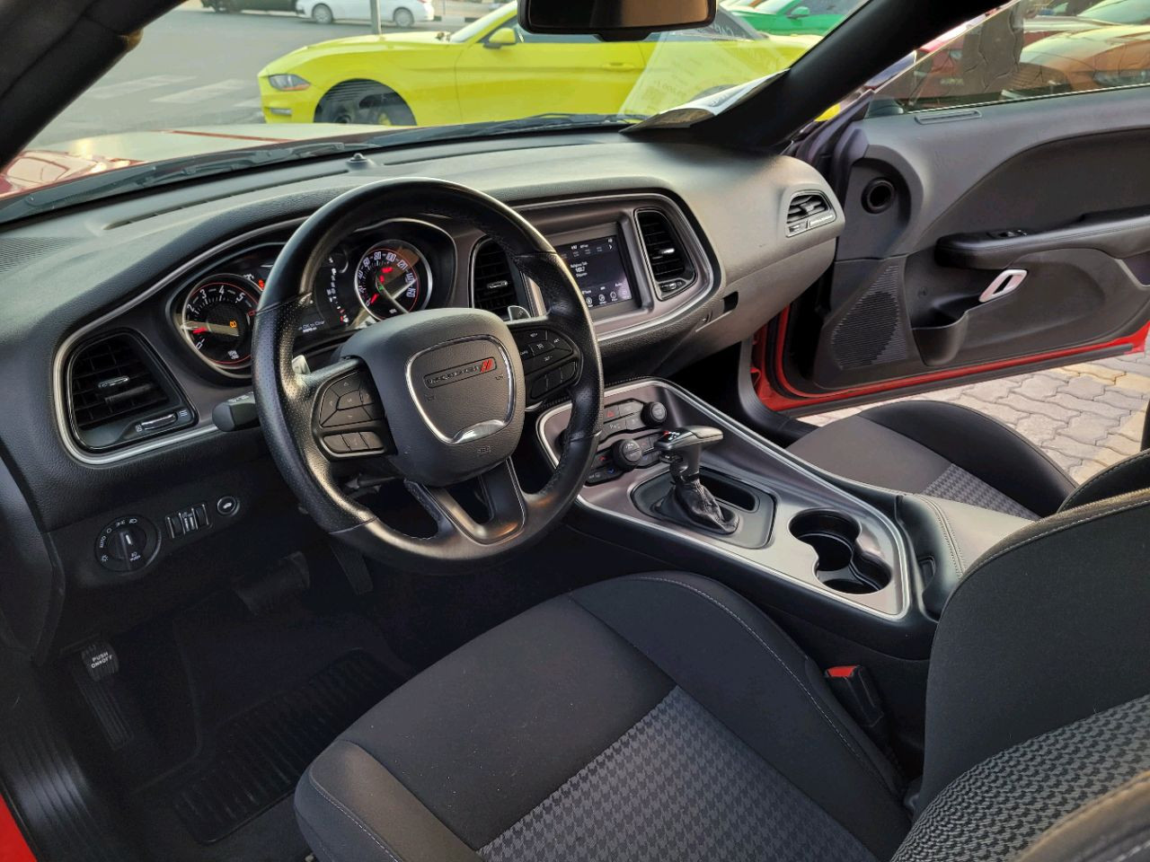 Dodge Challenger - Image 9