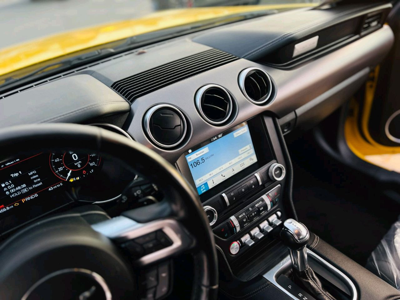 Ford Mustang - Image 11