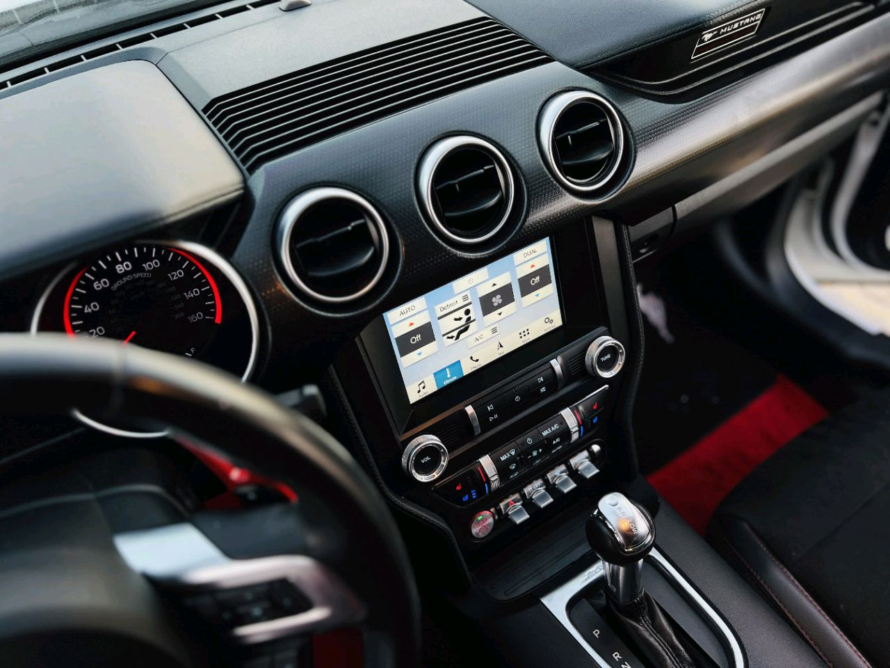 Ford Mustang - Image 11