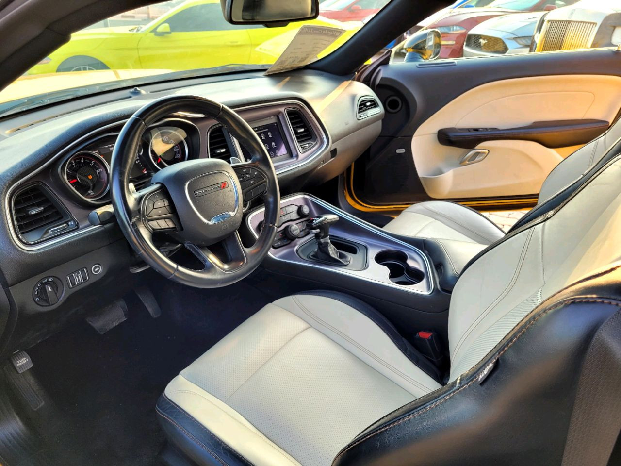 Dodge Challenger - Image 8