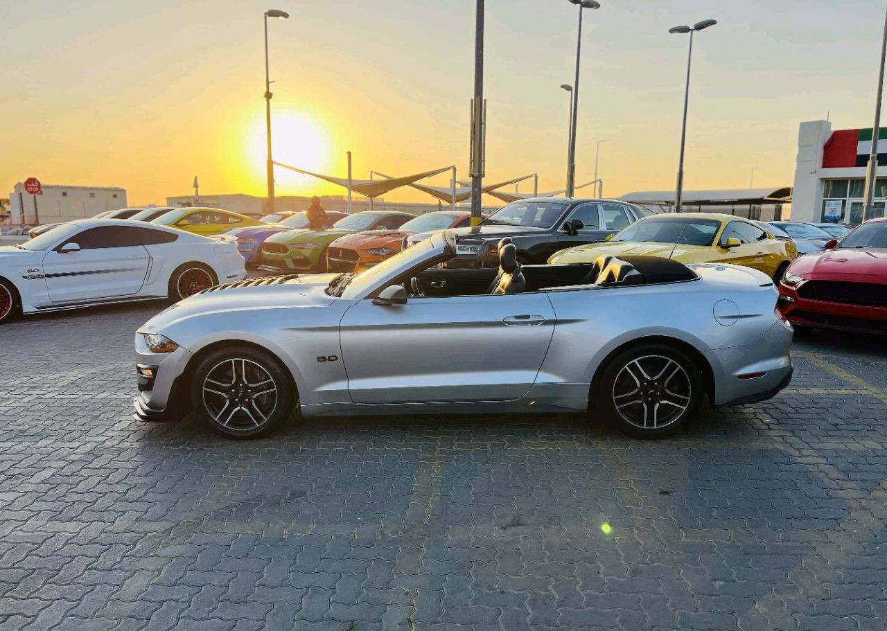 Ford Mustang - Image 8