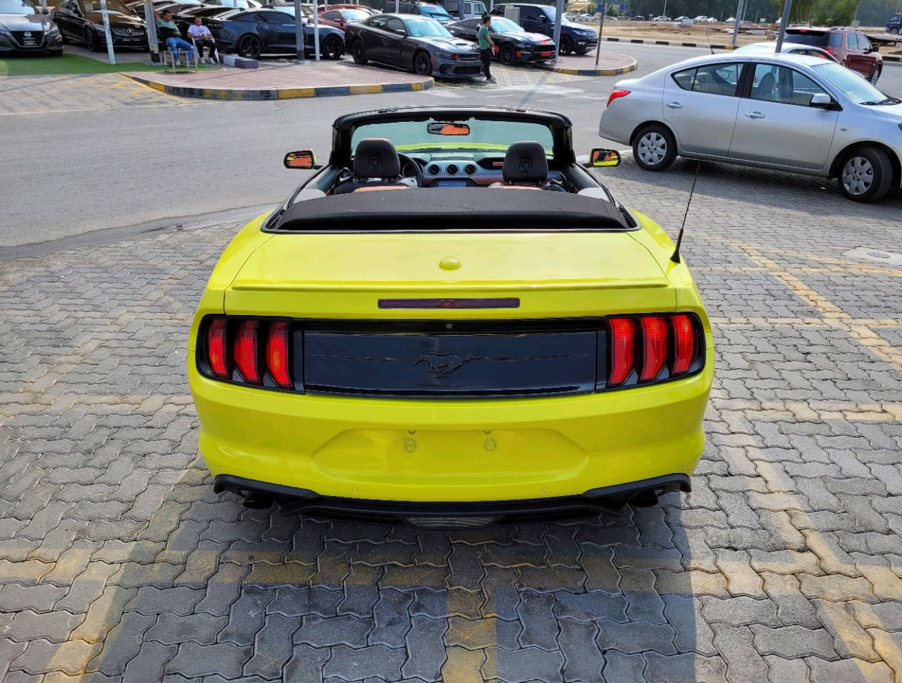 Ford Mustang - Image 10