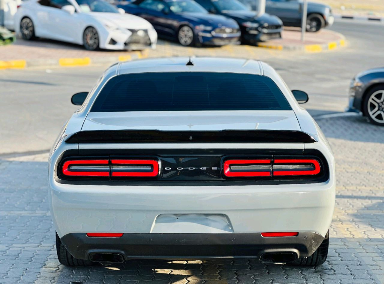 Dodge Challenger - Image 2