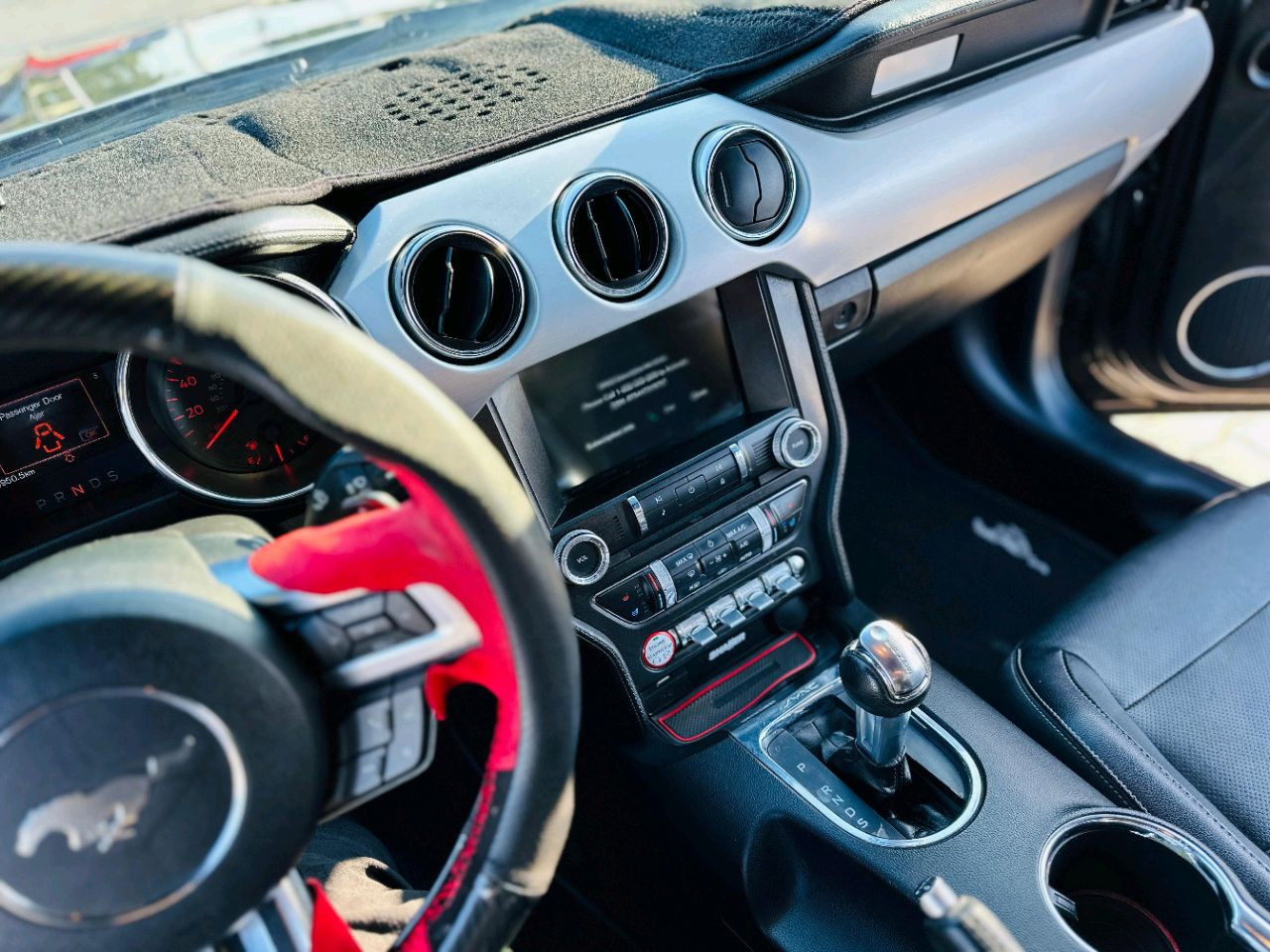 Ford Mustang - Image 11