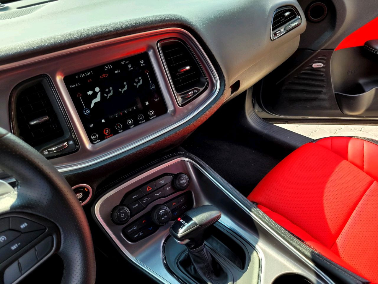 Dodge Challenger - Image 2