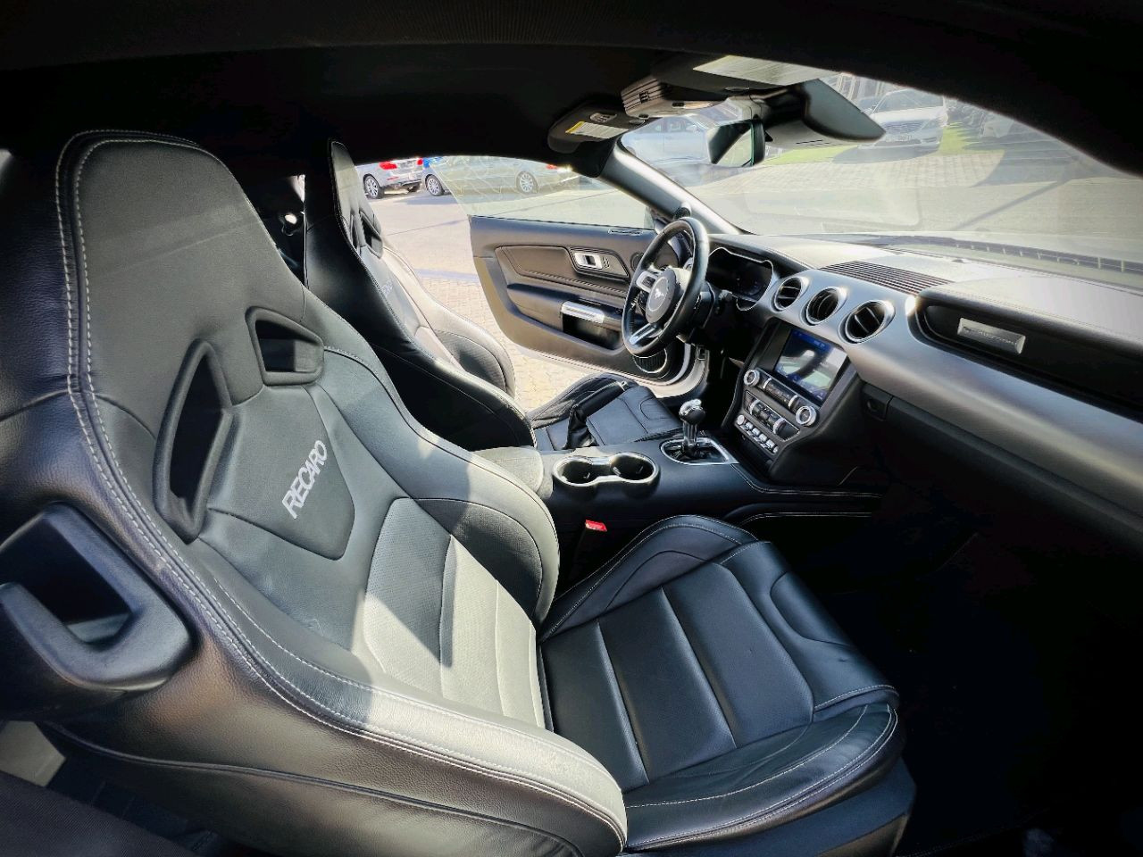 Ford Mustang - Image 12