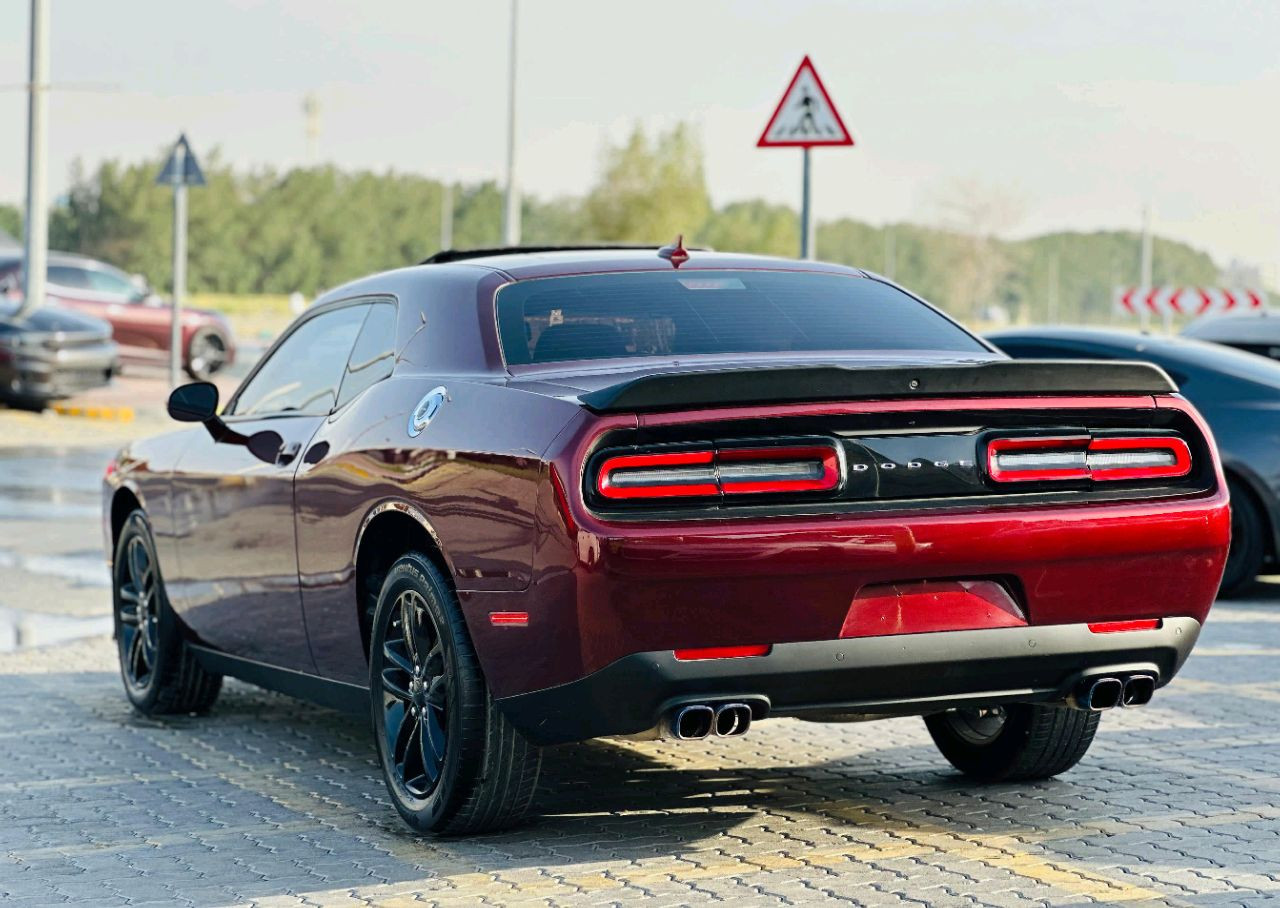 Dodge Challenger - Image 8