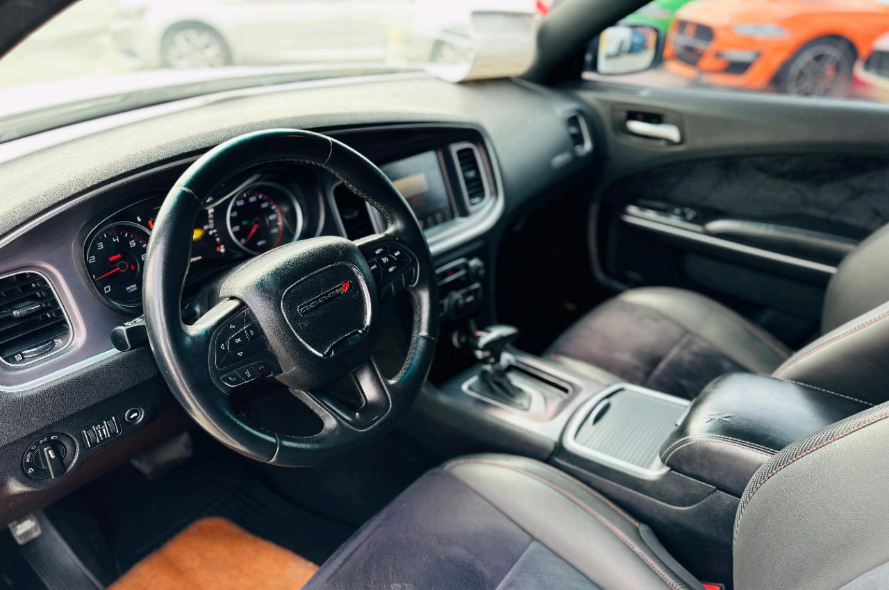 Dodge Charger - Image 9