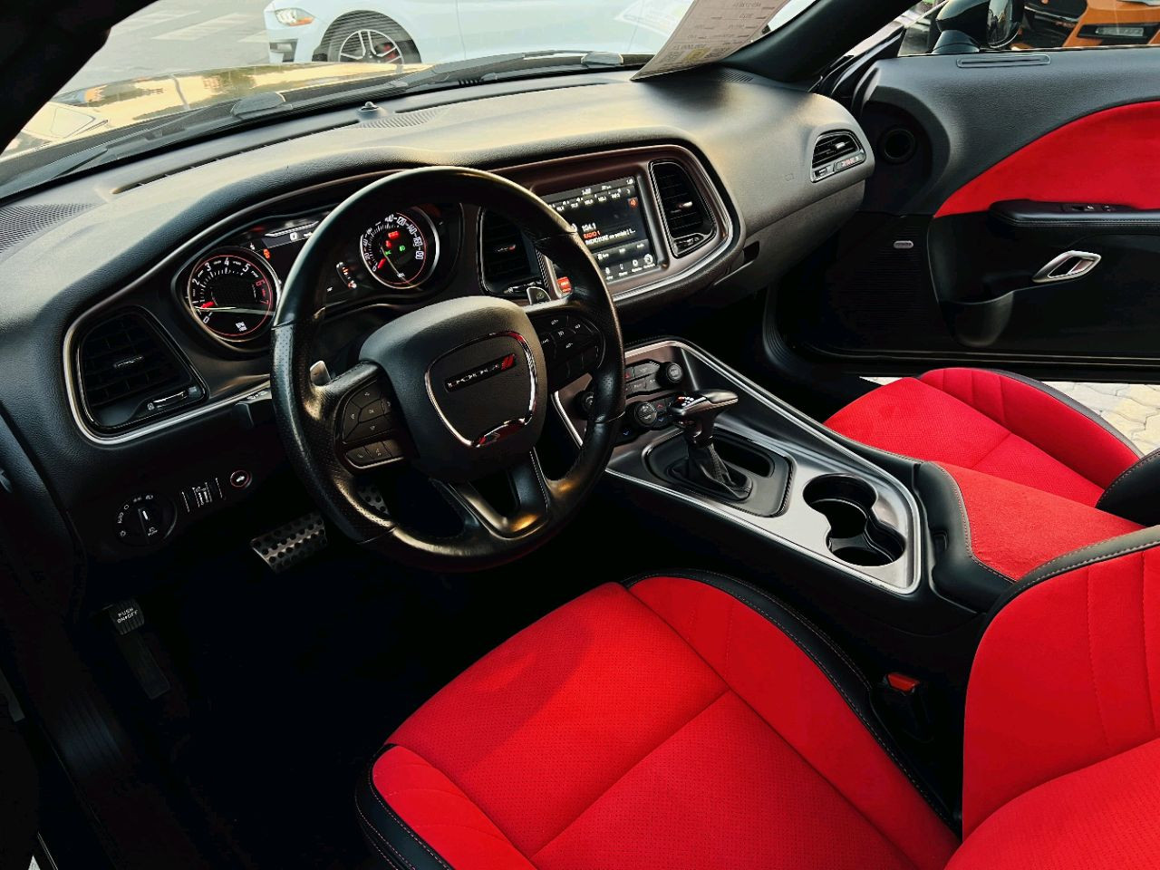 Dodge Challenger - Image 10